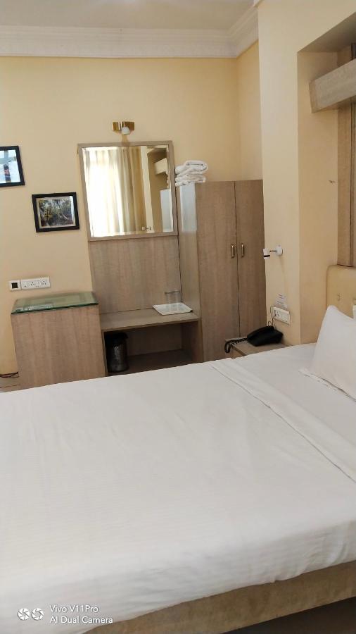 Rass Hotel Kānpur Eksteriør bilde