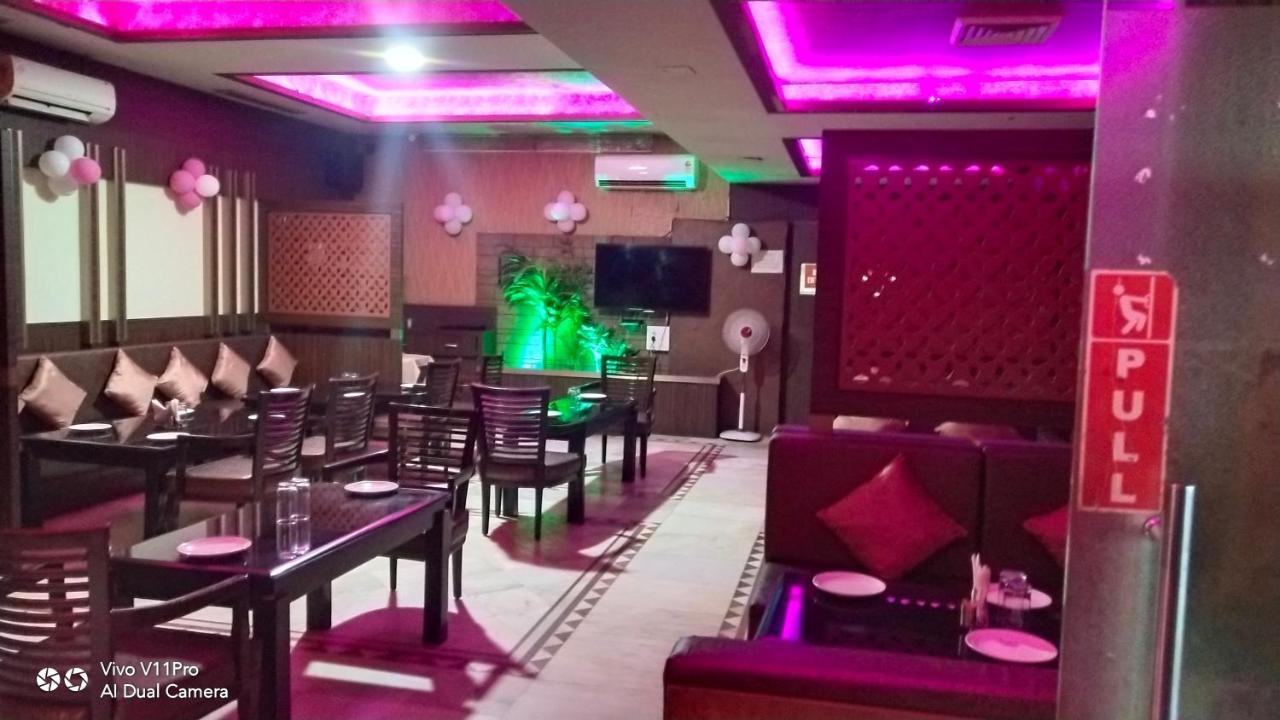 Rass Hotel Kānpur Eksteriør bilde