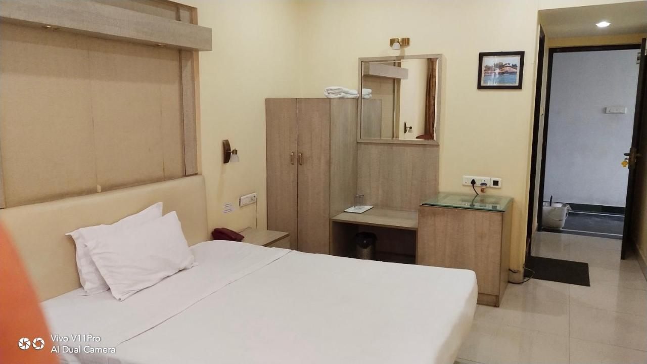Rass Hotel Kānpur Eksteriør bilde