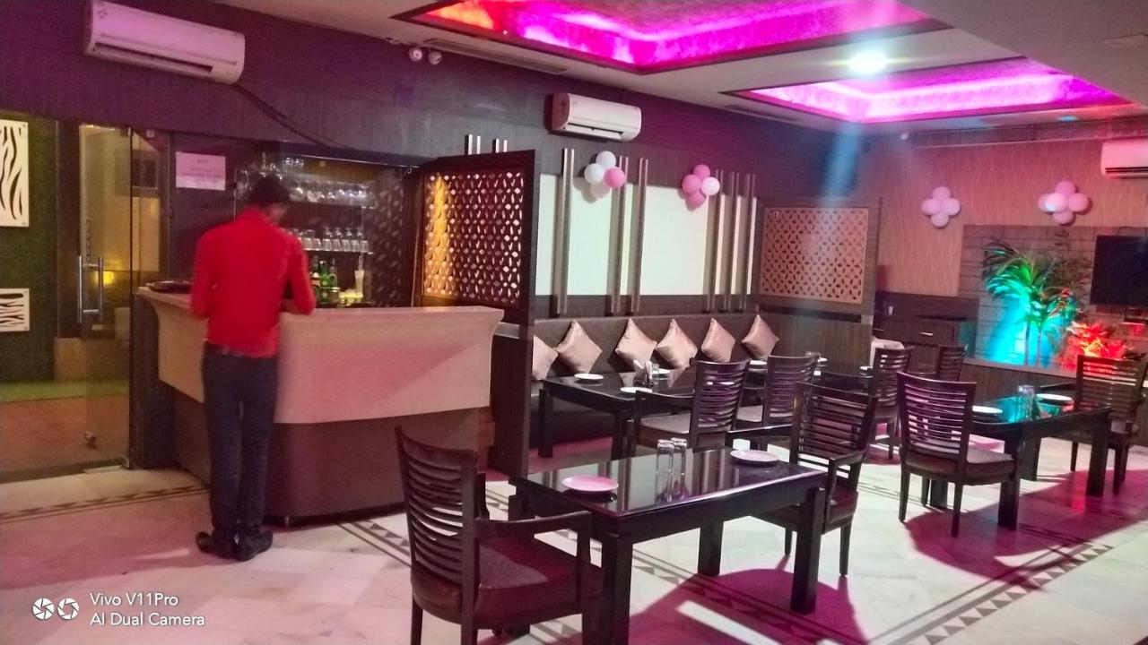 Rass Hotel Kānpur Eksteriør bilde